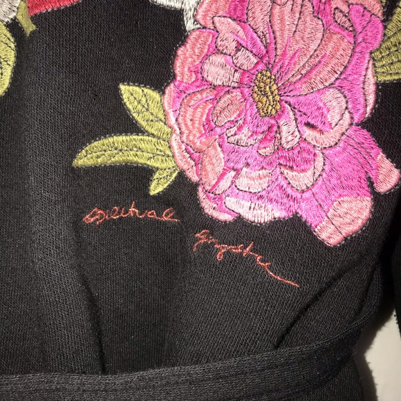 SPIRITUAL GANGSTER FLORAL EMBROIDERED WRAP KIMONO - Picture 8 of 16